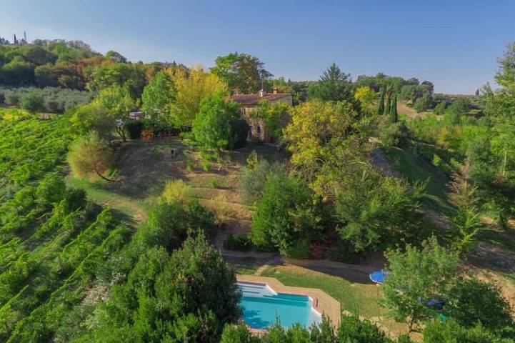 Agriturismo per 13 persone, con piscina e balcone, con animali domestici in Gambassi Terme
