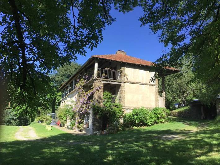 Chambre d’hôte pour 4 personnes, avec Terrasse ainsi que Jardin et Vue à Castans
