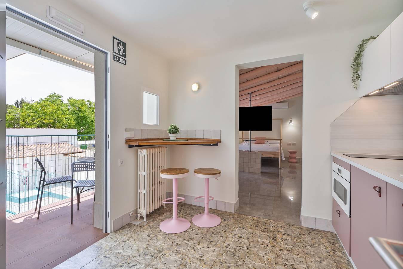 Entire apartment, Raízes 22 - 6 Apartment with Shared Pool, Wi-Fi, and Air Conditioning in Puebla de Don Fadrique, Geoparque de Granada