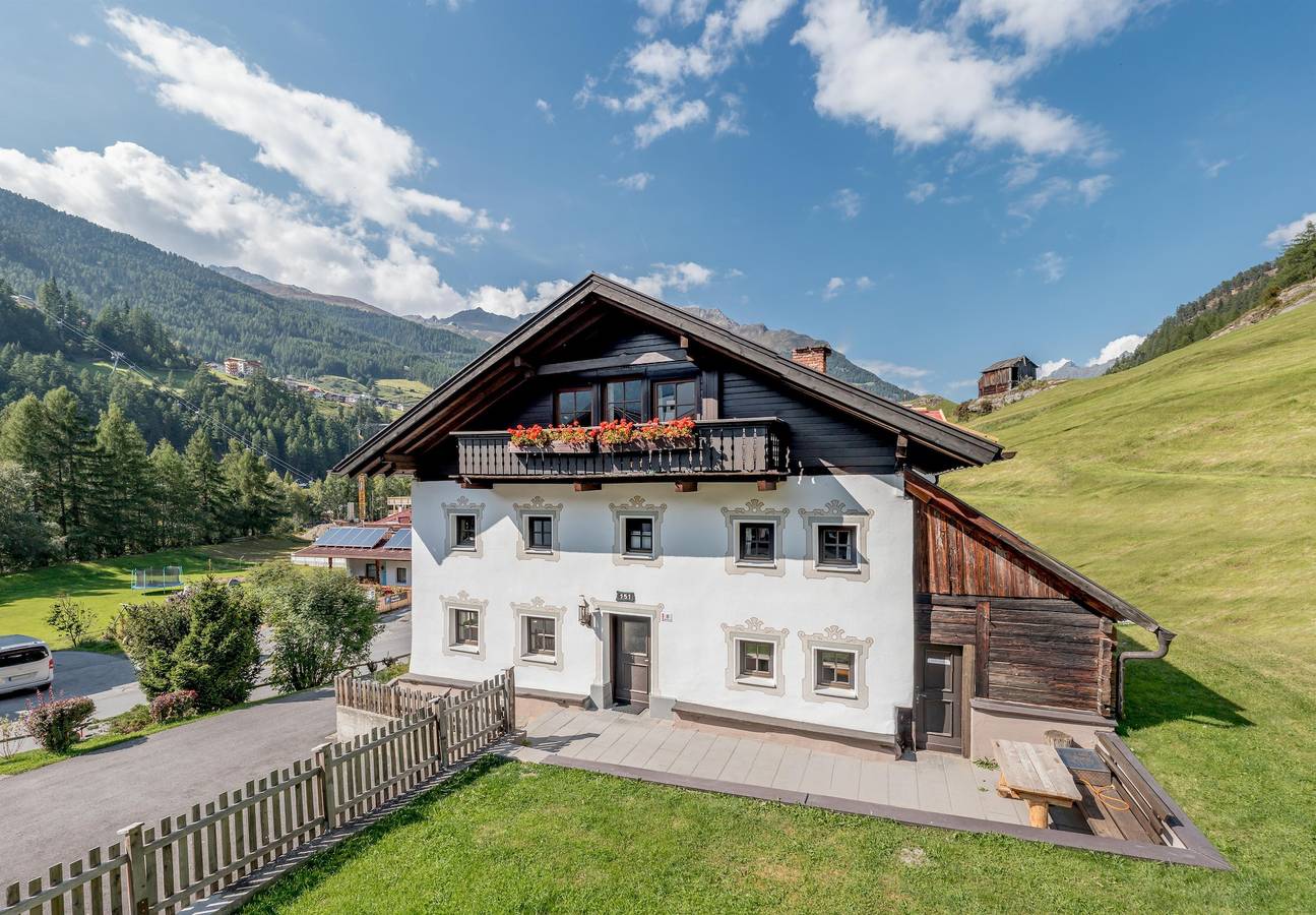 Entire holiday apartment, Landhaus Peater's Hoamat in Stubai Alps, Sölden