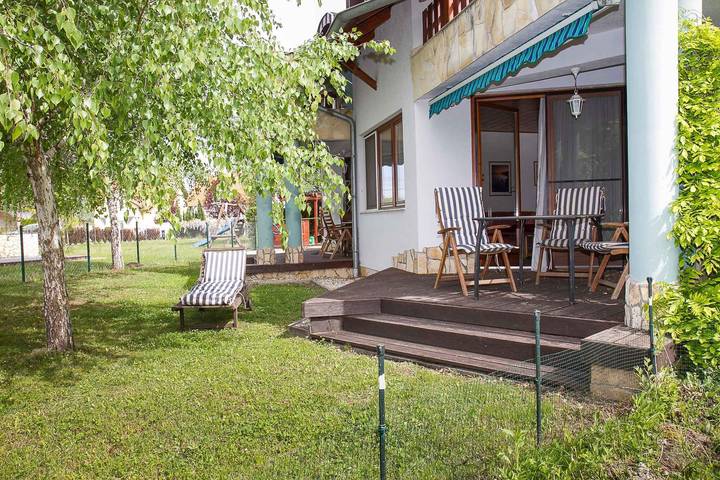 Ferienhaus für 6 Personen, mit Garten in Balatonmariafürdö - 2