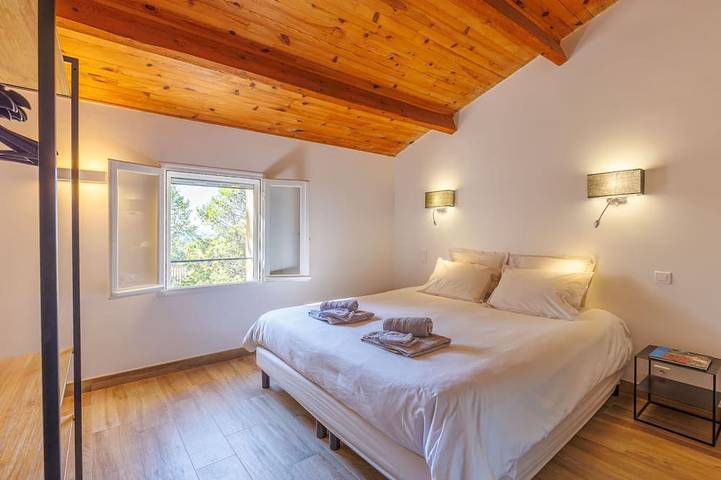 Location de vacances pour 8 personnes, avec jacuzzi et jardin ainsi que piscine et terrasse à Saint-Hilaire-d'Ozilhan - 2