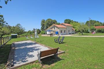 Gîte for 9 Guests in Linards, Haute-Vienne, Picture 1