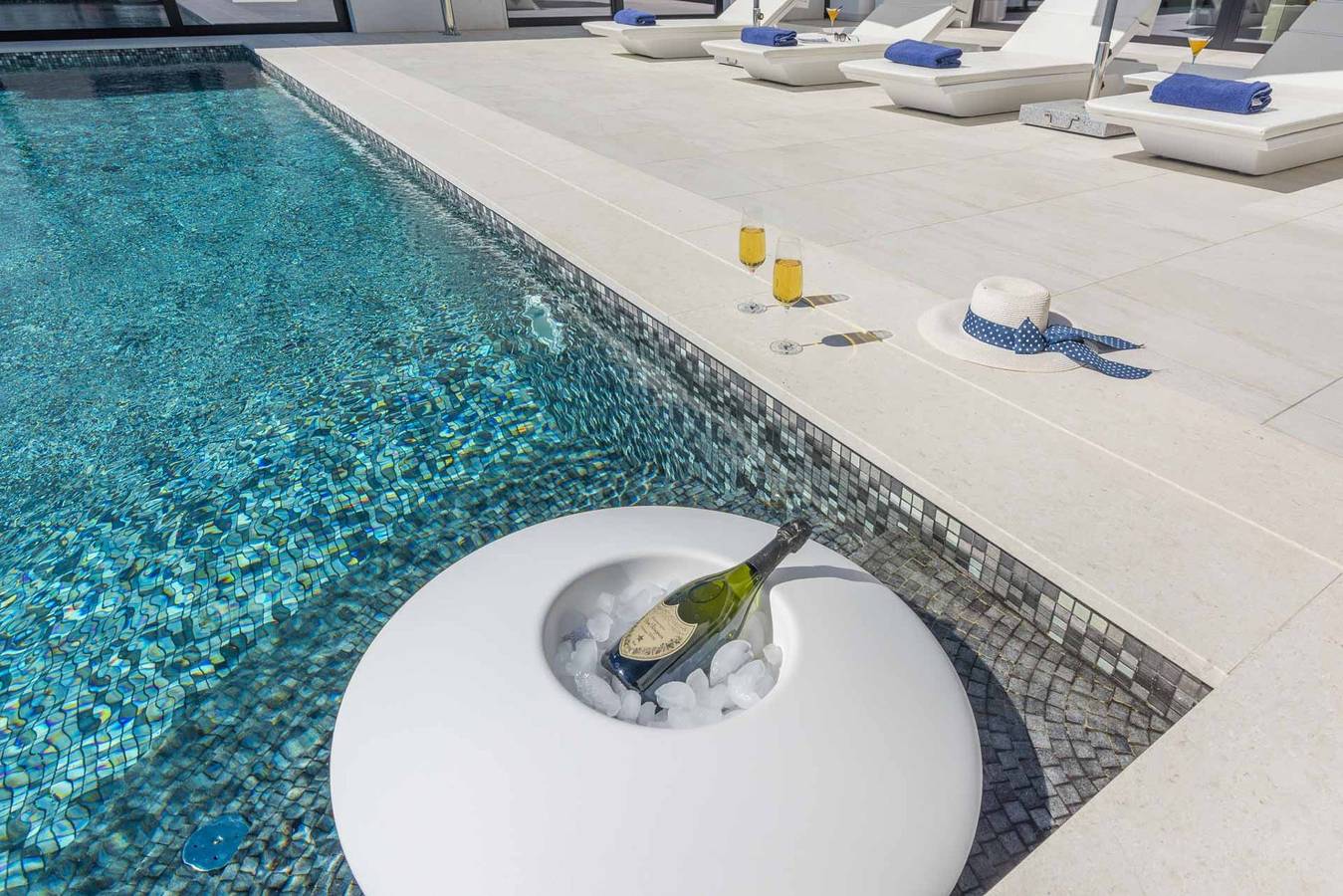 Stunning Seafront House in Istria | Villa Vrsar Magnifique | Contemporary 5 Bedroom Villa | Sauna and Gym | Direct Access To Sea in Vrsar, Općina Vrsar