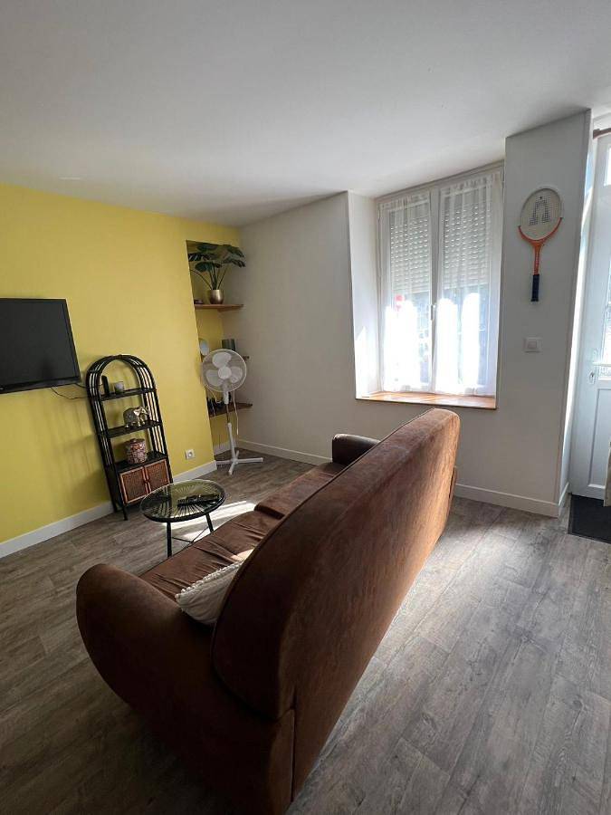 Appartement entier, One-Bedroom Apartment in Déols, Région de Châteauroux