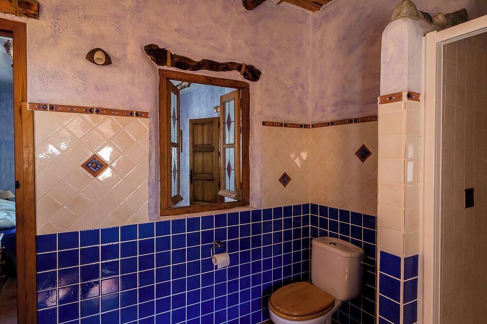 El Sol: casa rural con piscina en cueva! Montañas, la playa y Granada/Málaga. in Guájar-Faragüit, Los Guájares