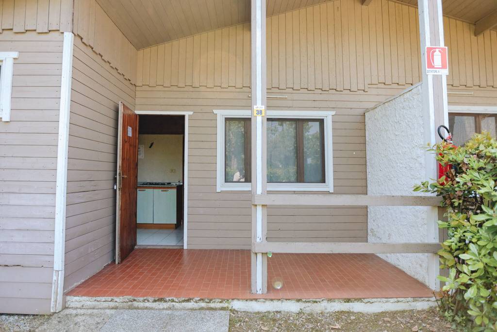 Camping Iris Park Bungalow Lugana für 4 Personen in Moniga del Garda, Gardasee-Berge