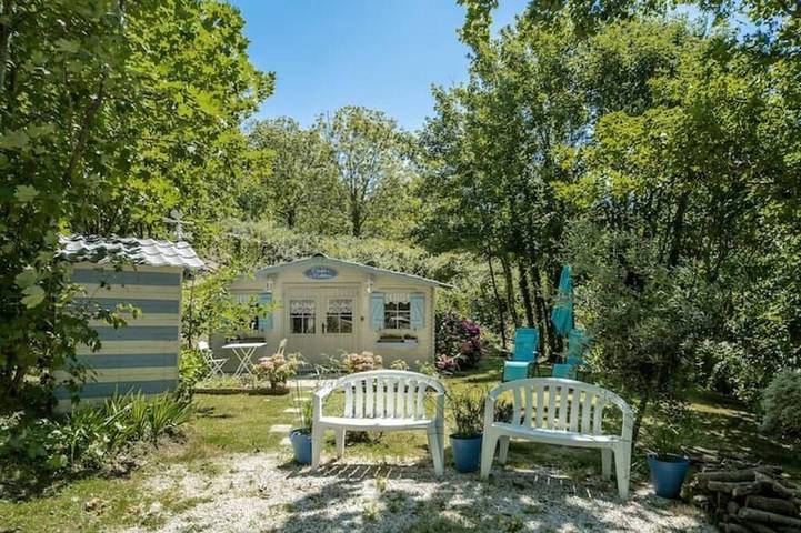 Chalet for 2 people, with terrace and hot tub as well as garden, with pets - 1