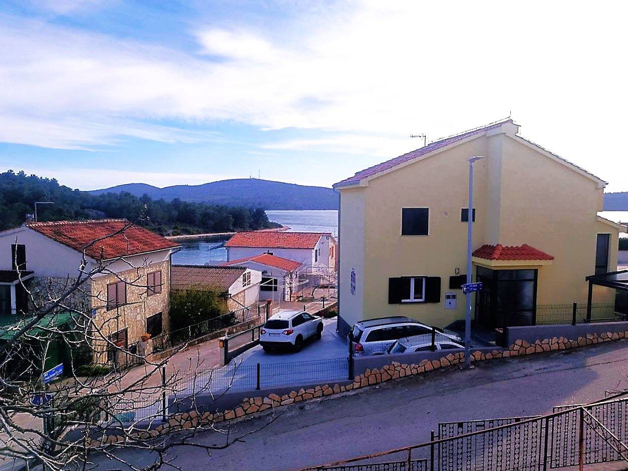 Entire apartment, Apartment Uri close to the sea in Pirovac, Šibenik-Knin