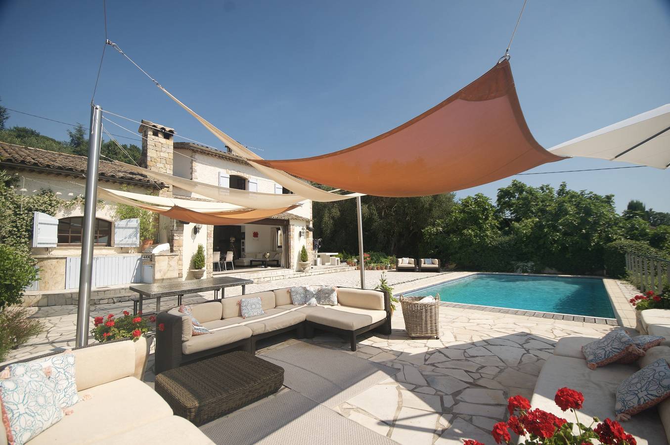 Superbe villa d'Opio perchée sur une colline, vues exceptionnelles, recharge électrique, marche jusqu'à Valbonne in Opio, Côte méditerranéenne (France)