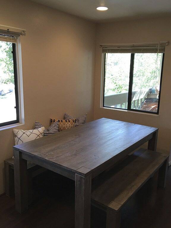 Vacation apartment for 10 people, with balcony and hot tub in Mammoth Mountain