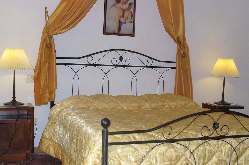 Casale a Vinci vicino alla casa di Leonardo in Vinci, Firenze province