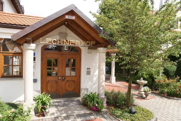 Hotel für 3 Personen, mit Balkon und Terrasse sowie Garten und Sauna in Münchner-umland