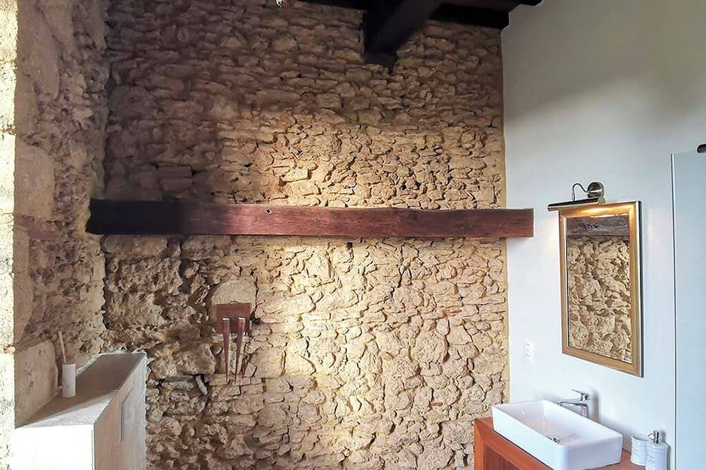 Former wine-château in the heart of Gascony, in Bas-Armagnac in Eauze, Gers