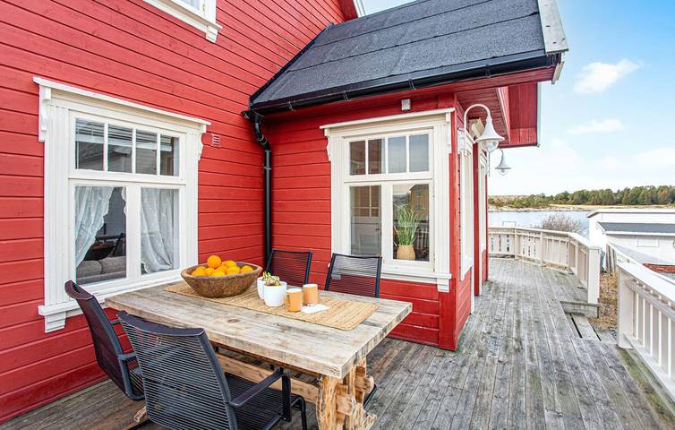 Ferienhaus für 5 Personen mit Terrasse in Nærøy