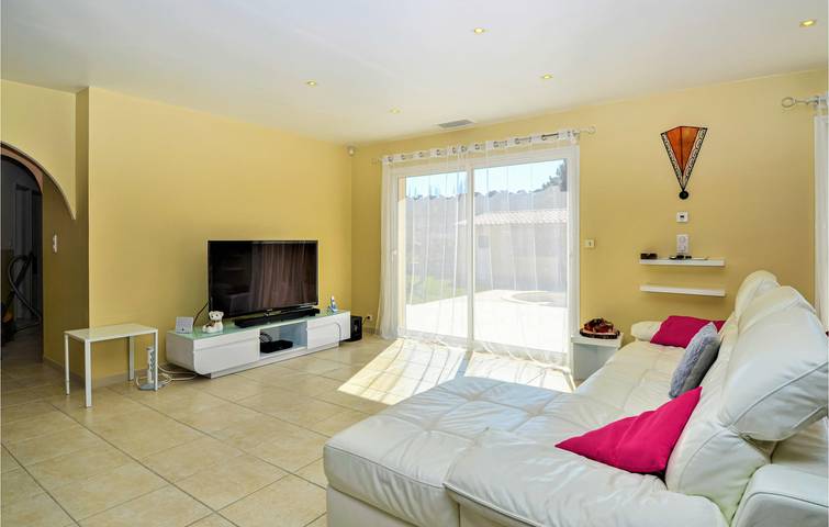 Location de vacances pour 10 personnes, avec terrasse et piscine à Mornas - 4