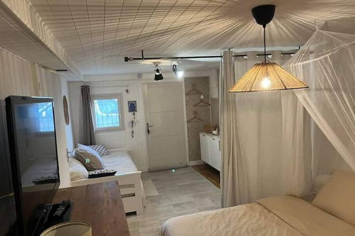 Gîte pour 4 personnes, avec terrasse ainsi que piscine et jardin à Lumbin - 2