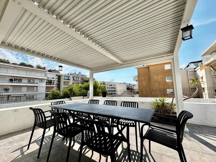 Gîte pour 4 personnes, avec Balcon ainsi que Terrasse et Vue dans Port Pierre Canto Cannes