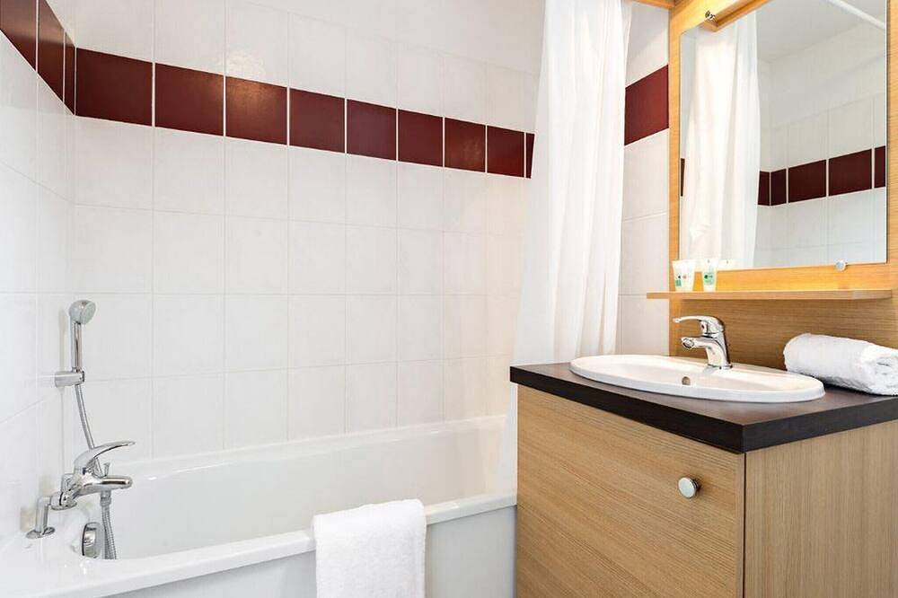 Fabregues Villa with Shared Pool in Fabrègues, Mediterranean Coast (France)