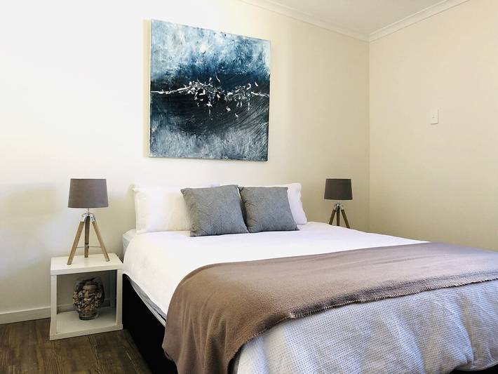 Holiday home for 12 people, with balcony and garden in Currarong