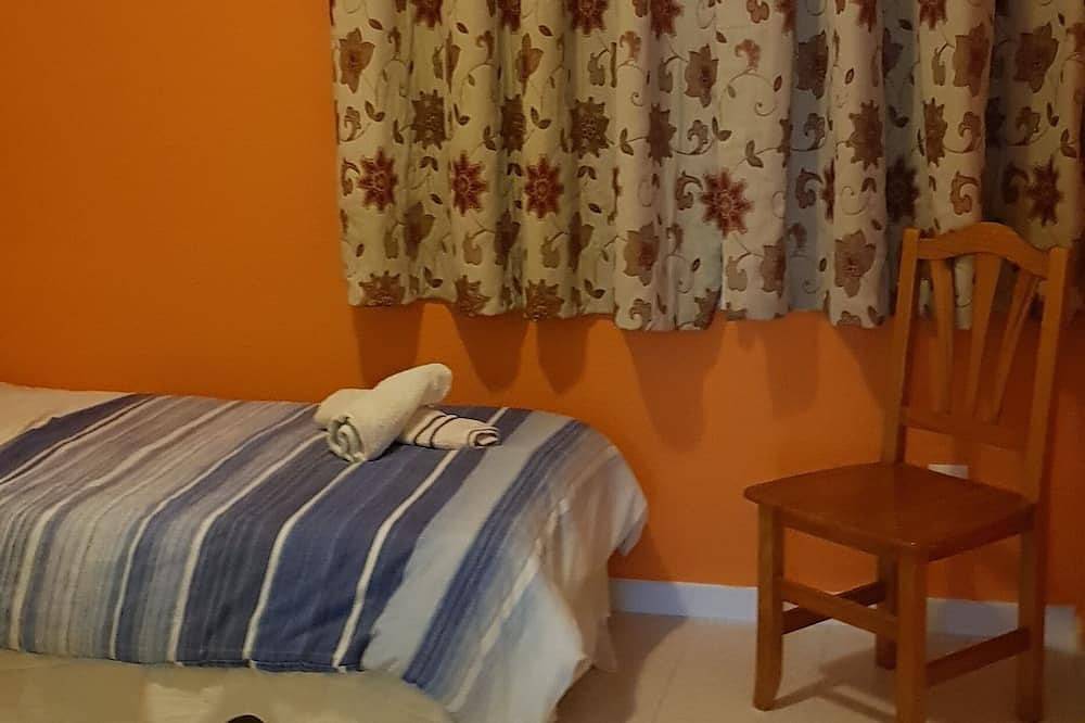 Entire apartment, Front Line Apartment south facing with Pool and Sea Views in el Campello, Costa Blanca
