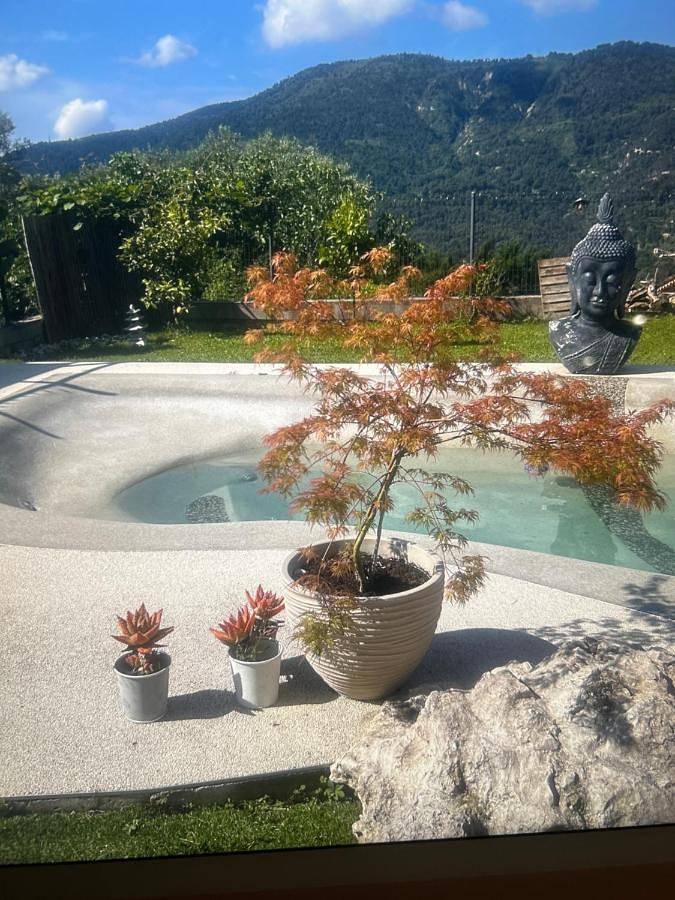 Chambre d’hôte pour 2 personnes, avec Terrasse et Jardin ainsi que Piscine et Vue à Beausoleil