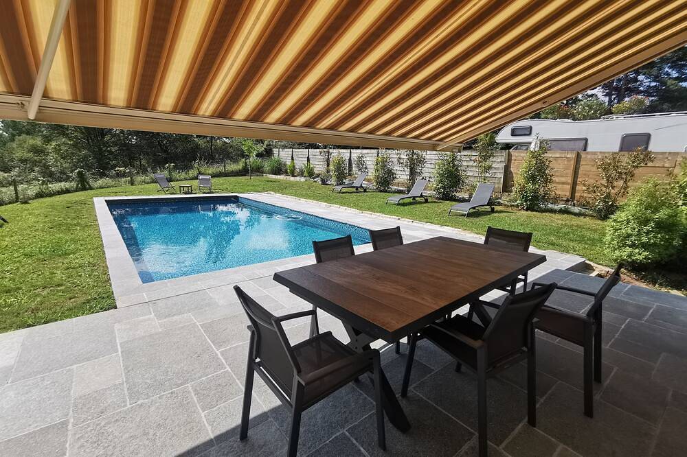 Villa 8 couchages avec piscine proche Biarritz. Idéal vacances familiales / amis in Bassussarry, Région de Bayonne