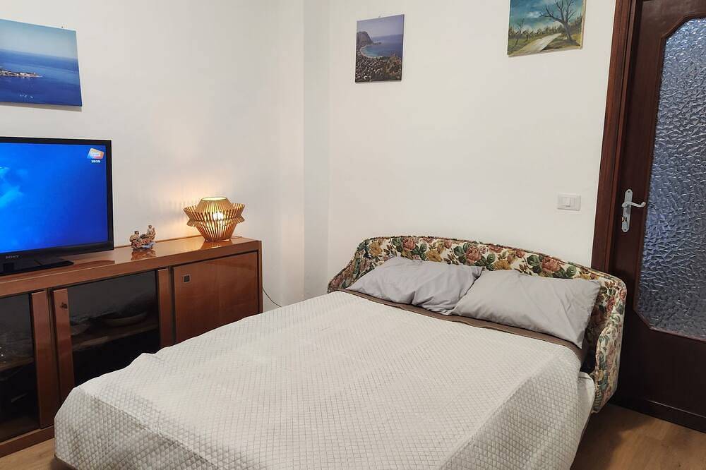 Entire apartment, Totò's little house in Mondello Beach, Palermo