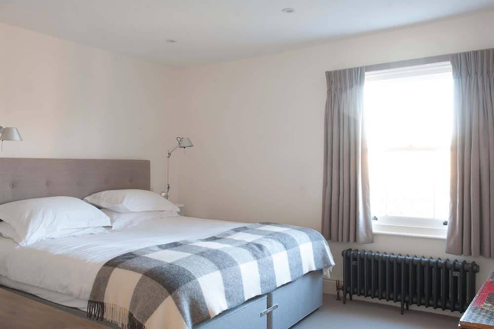 Victorian House in Winslow Conservation Area Sleeps 5 in Buckinghamshire