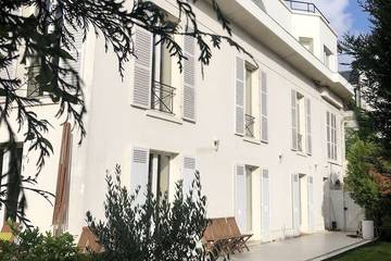 Gîte pour 6 personnes, avec balcon à Ville-d'Avray