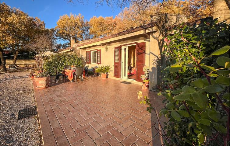 Casa vacanza per 4 persone, con Terrazza e Giardino nonché Vista lago in Lago Trasimeno