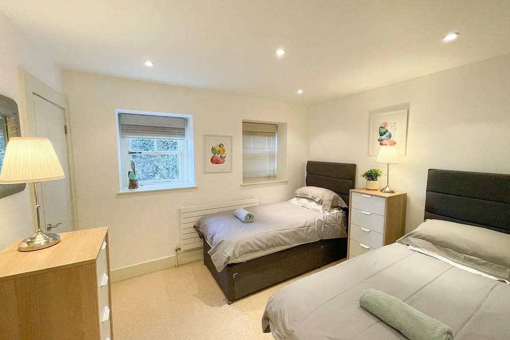 2 Gull Rock, 2 bedroom apartment with sea views in Woolacombe in Woolacombe, Devon