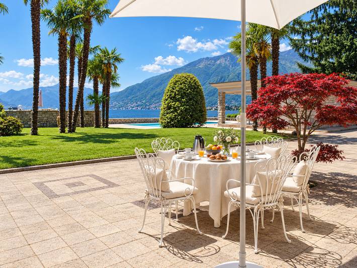 Ferienwohnung für 6 Personen, mit Terrasse und Garten sowie Pool und Seeblick in Domaso