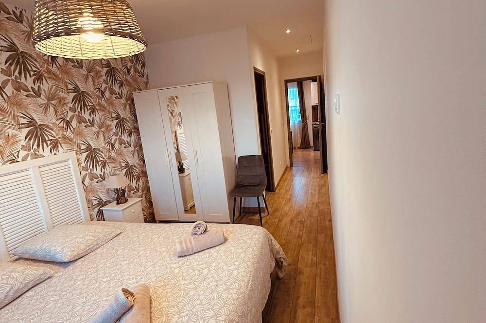 Apartamento entero, Luxury Apartment With Sea View, 1 Min Walk From The Beach in Galéria, Parc naturel régional de Corse