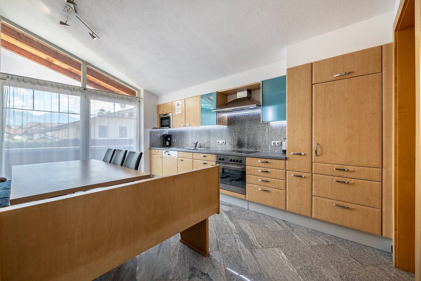 Ganze Wohnung, Ferienwohnung 'Haus Rudi' mit Bergblick, Balkon und Wlan in Tuxer Alpen, Ried im Zillertal