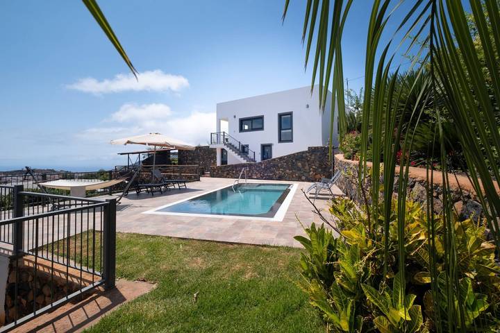 Chalet para 4 personas, con Balcón además de Terraza y Jardín en La Palma