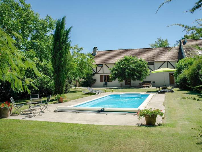 Gîte für 10 Personen, mit Pool und Ausblick sowie Terrasse und Garten