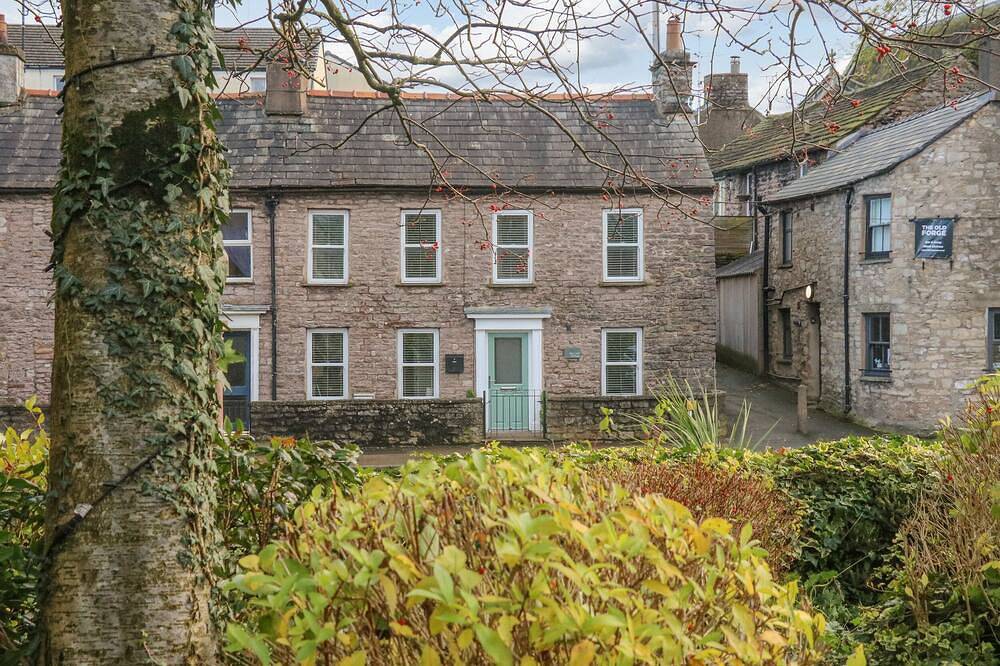Bay Leaf Cottage, family friendly, with open fire in Kirkby Stephen in Kirkby Stephen, Cumbria