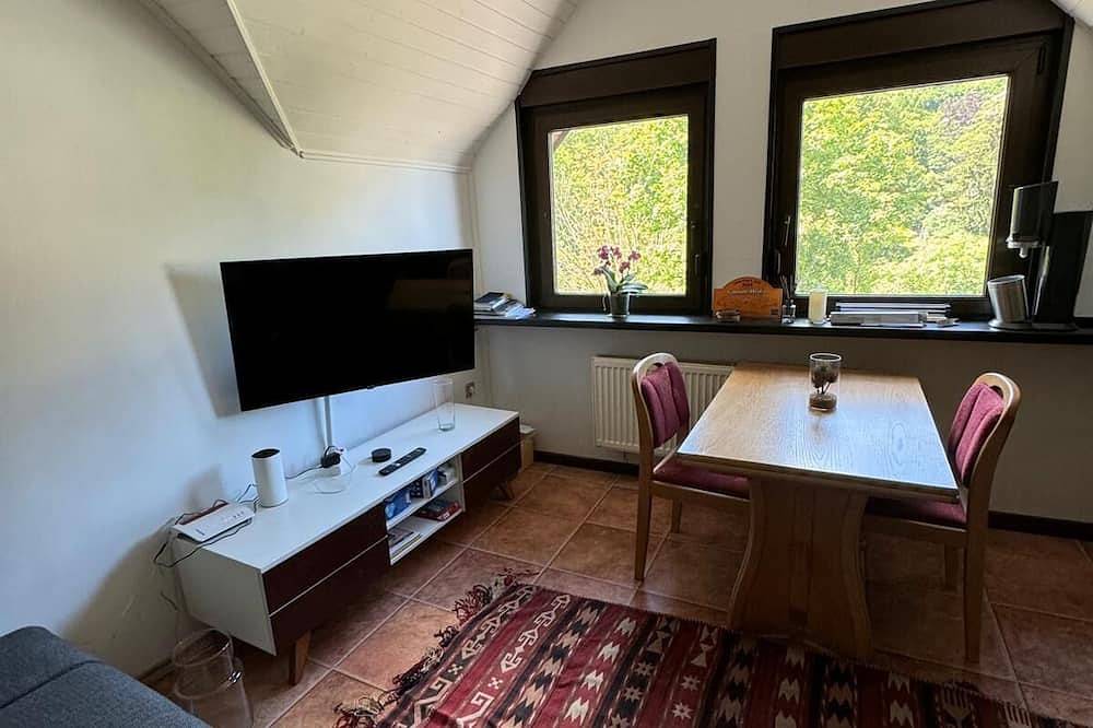 Ganze Wohnung, Gemütliche Fewo im 2.Og im Haus zur Vulkaneifel, Brohl in Brohl-Lützing, Osteifel
