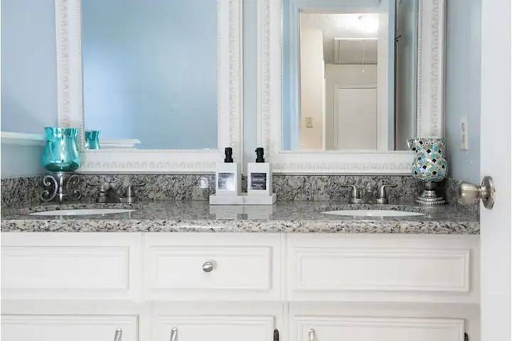 Vacation rental for 12 people, with yard and terrace in The Woodlands