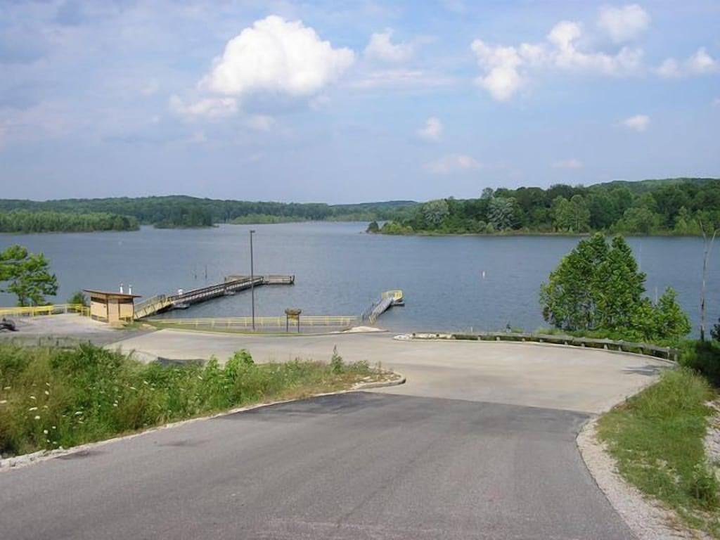 Log Cabin 6 with Hot Tub at Osborn Ramp on Patoka Lake in Patoka Lake