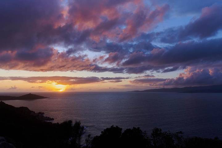Chambre d’hôte pour 2 personnes, avec jardin ainsi que piscine et vue