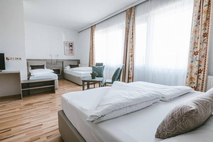 Hotel für 4 Personen, mit Balkon und Terrasse in Illmitz