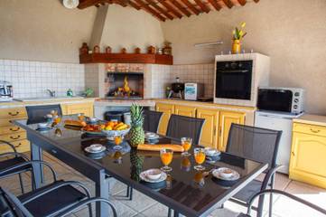 Villa voor 8 Personen in Cheval-Blanc, Parc naturel régional du Luberon, Afbeelding 4