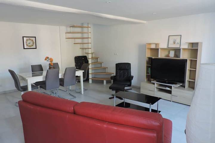 Gîte pour 6 personnes, avec jardin à Salignac-sur-Charente
