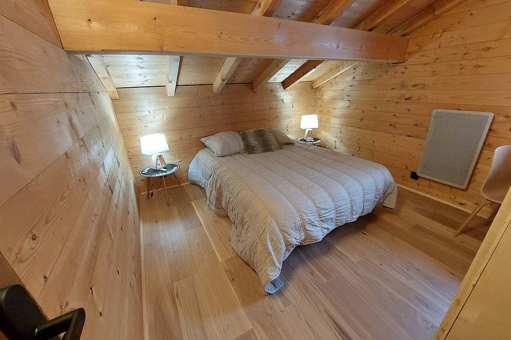 Chalet 82 m² - 4 bedrooms - sleeps 8 in Crest-Voland, Albertville region