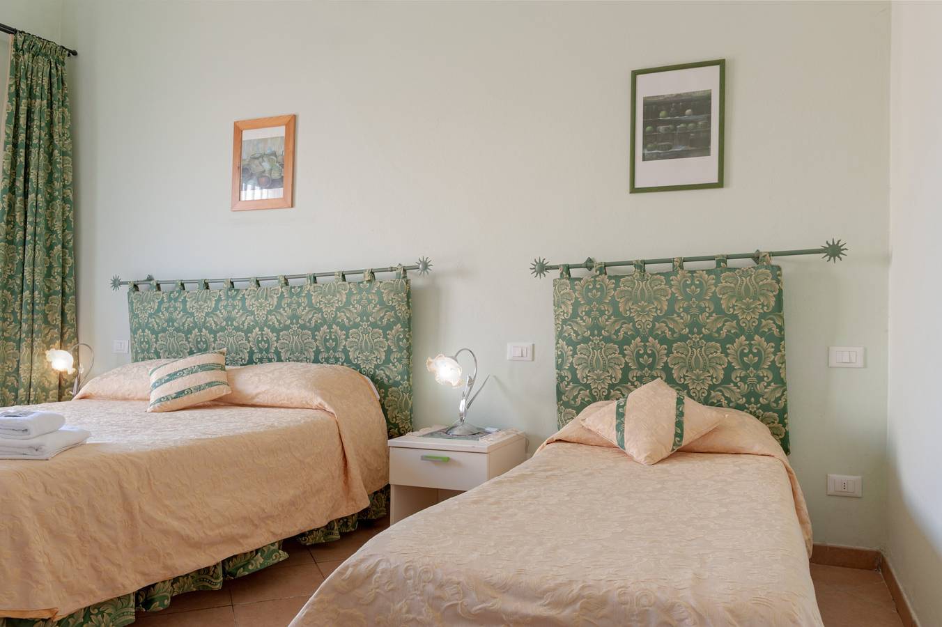 Chambre 'Bandb Cindy - Chambre Verte' avec jardin partagé, Wi-Fi et climatisation in Cascina, Riviera Italienne
