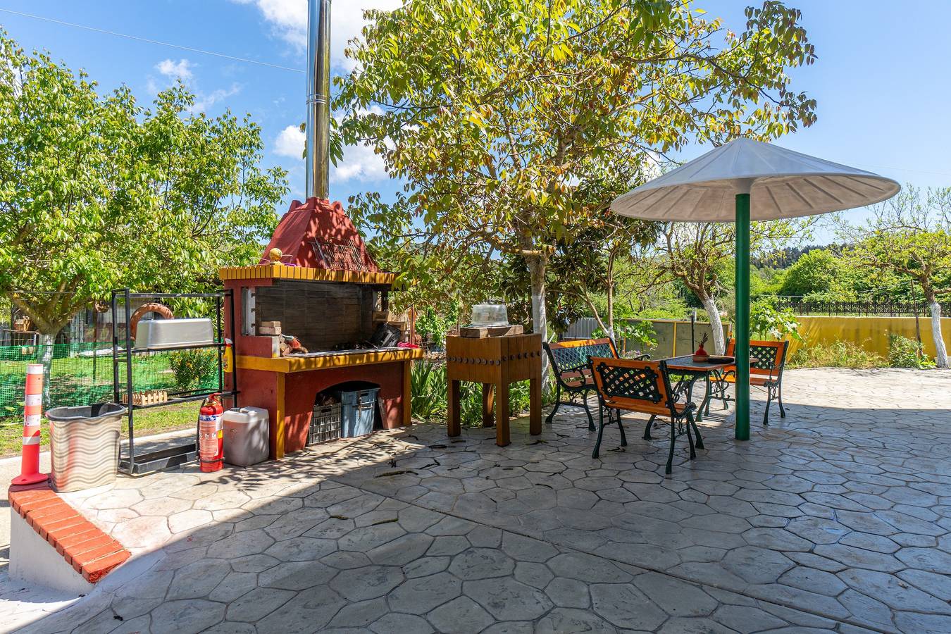 Entire apartment, Apartment 'Casa D'Irene' with Mountain View, Wi-Fi and Air Conditioning in Corfu