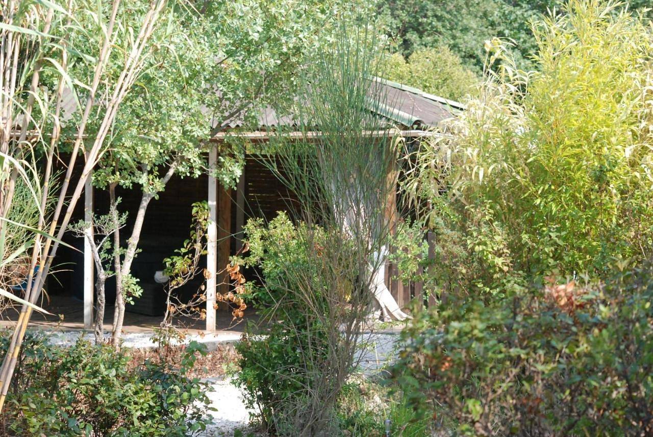 Le Chalet de la Villa Terre Neuve in Signes, Côte méditerranéenne (France)