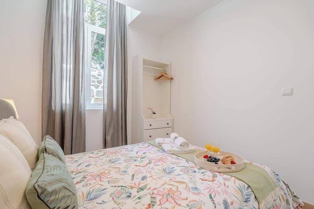 Bright Homes w/ Patio & Jacuzzi in Porto, Porto Distrikt